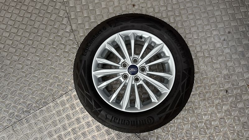 Ford Focus 1.5 Ecoblue AUT Titanium Kombi - fotka 26 z 26