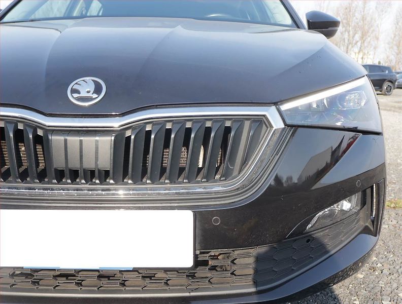 Škoda Scala (2019) 1.0 TSI, Automat, Navi - fotka 16 z 22