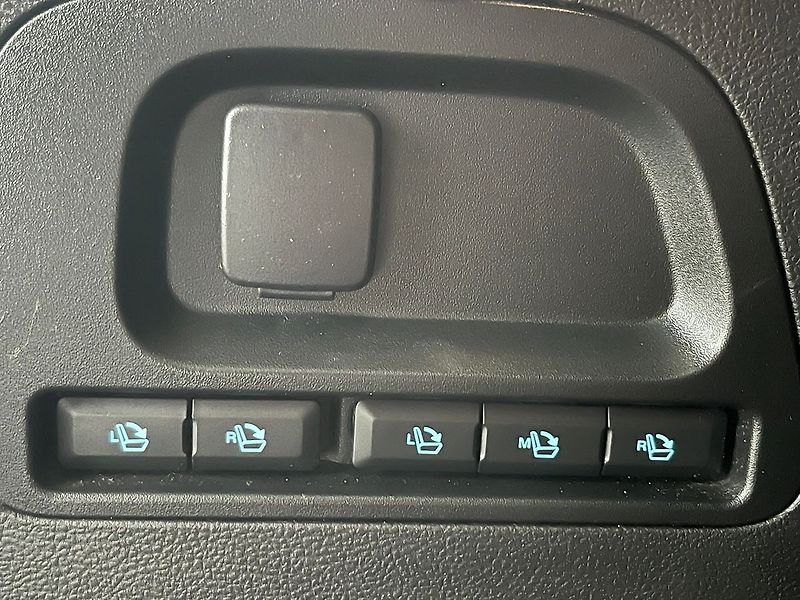 Ford S-MAX 2.0 EB Titanium manuál 7 míst - fotka 46 z 63