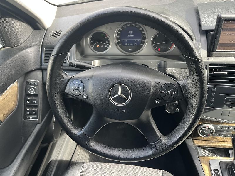 Mercedes-Benz Třídy C (2008) 320 CDi 165 Kw 4MATIC  - fotka 12 z 20
