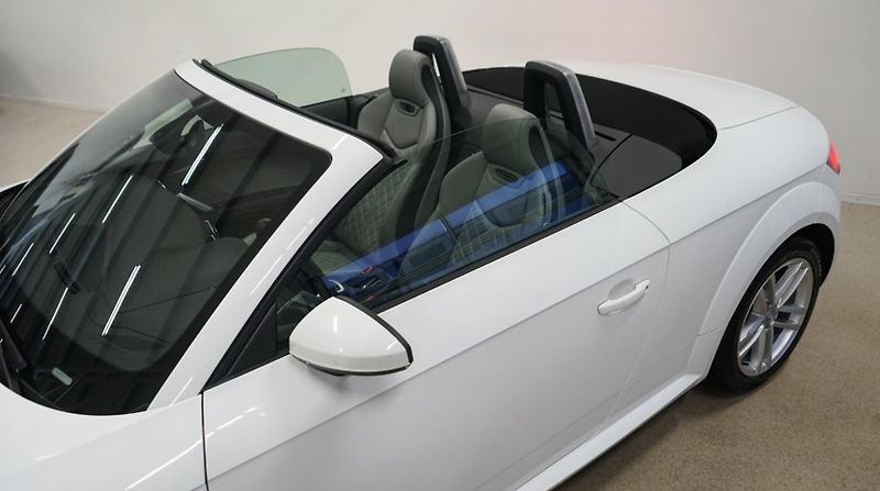 Audi TT Roadster 2.0 TDI  Manual - fotka 4 z 19