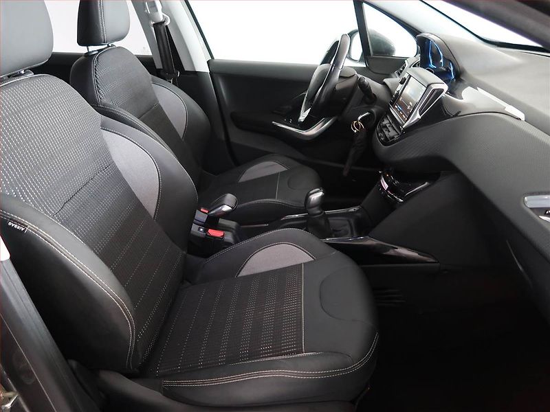 Peugeot 2008 (2017) 1.2 PureTech, ČR,1.maj - fotka 9 z 14