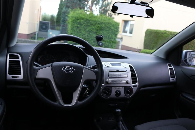 Hyundai i20 1,3 ČR, Klima, 87000KM - fotka 12 z 27