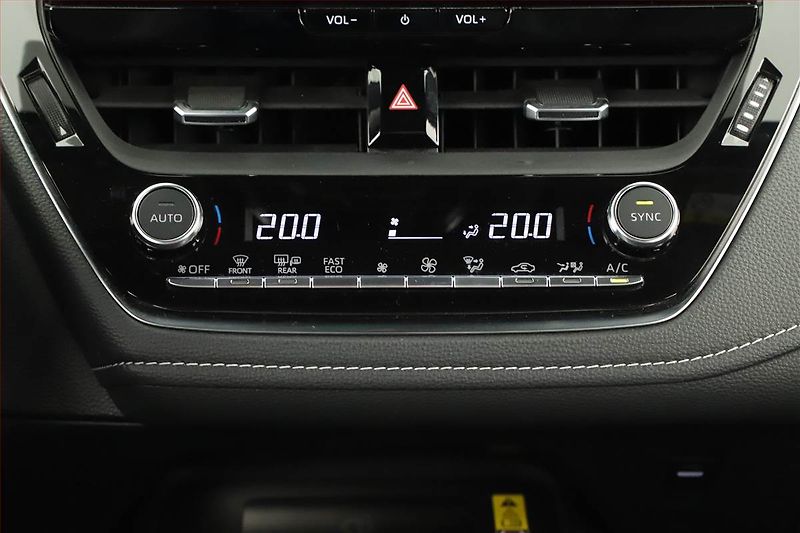 Toyota Corolla (2024) Style 1.8 Hybrid - fotka 18 z 20