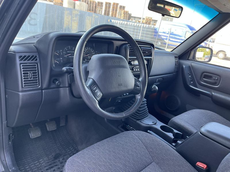 Jeep Cherokee (2000) 2.5 TD - fotka 13 z 14