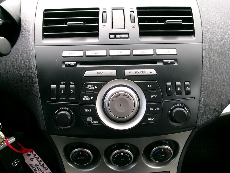 Mazda 3 (2009) 1,6i AC NAVI TEMP VÝHŘEV - fotka 21 z 31