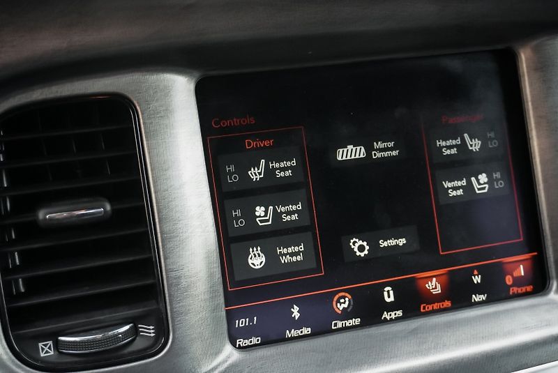 Dodge Charger 6.4 HEMI DAYTONA EDITION - fotka 21 z 34
