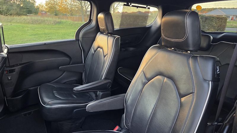 Chrysler Pacifica 3,6L 211 kW,Limited 7 míst,LPG - fotka 14 z 48