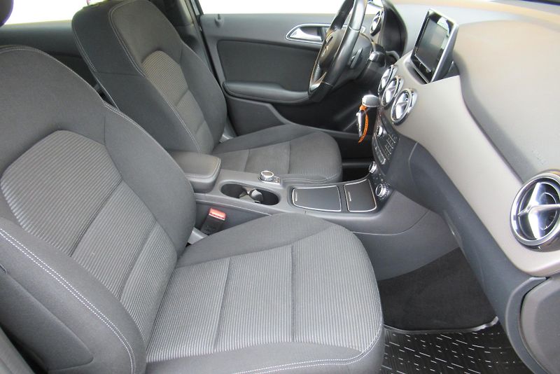 Mercedes-Benz Třídy B 180 CDI *AUTOMAT* NAVI TAŽNÉ  - fotka 21 z 27