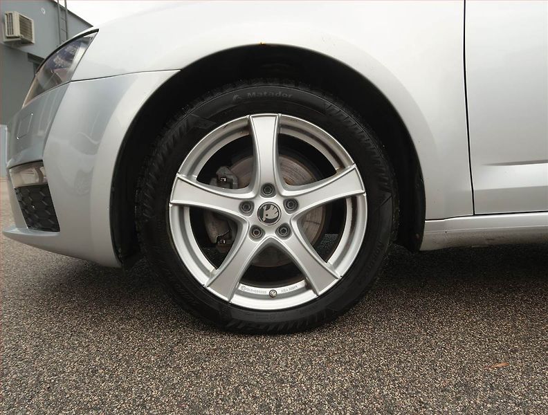 Škoda Octavia (2014) Ambition 2.0 TDI, Serv.kniha - fotka 15 z 19