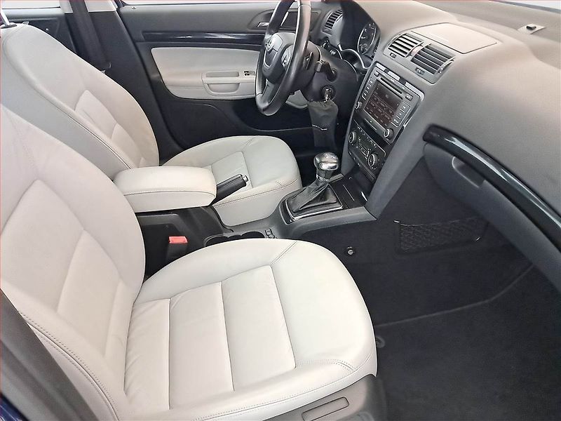 Škoda Octavia (2011) Laurin&Klement 1.8 TSI - fotka 9 z 30