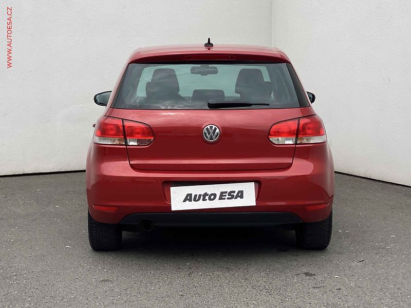 Volkswagen Golf (2010) 1.6 TDi, Team - fotka 5 z 18