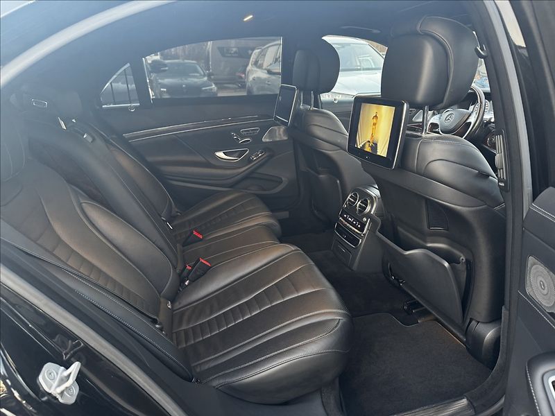 Mercedes-Benz Třídy S 500 L 4Matic AMG - fotka 8 z 28