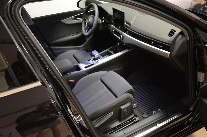 Audi A4 (2024) Avant S Line 5 Let Záruka+Serv - fotka 30 z 38