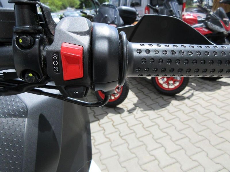 Aprilia (2026) SR GT 400 - fotka 14 z 14