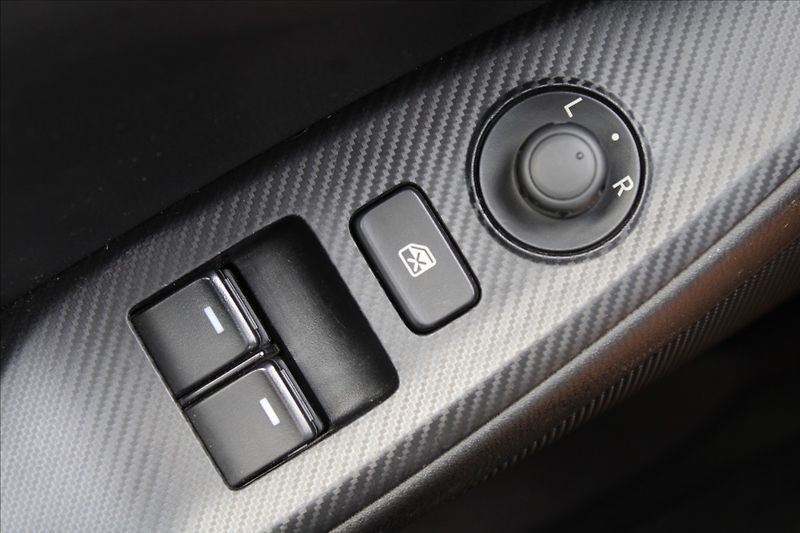 Mazda MX-5 2,0 i  RF,NOVÉ V ČR,1.MAJITEL - fotka 23 z 33