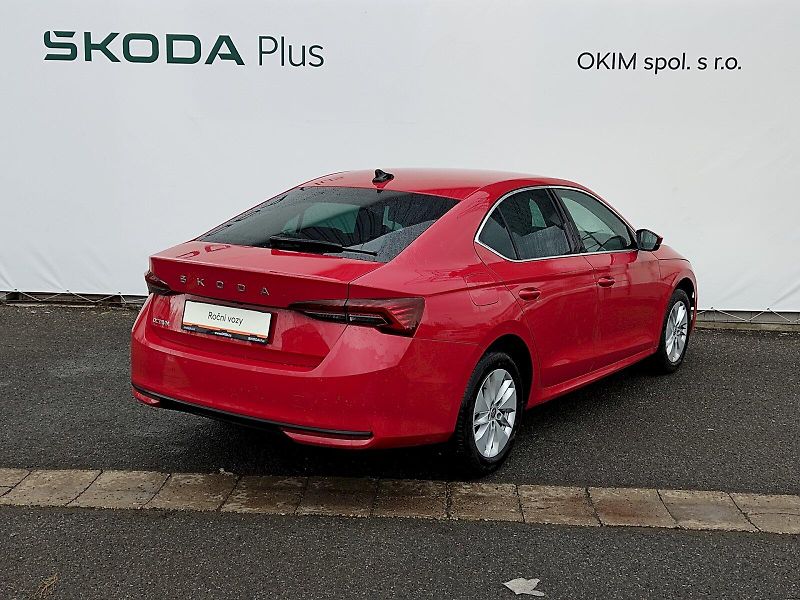 Škoda Octavia (2024) Top Selection 1,5 Tsi 110 Kw D - fotka 2 z 36