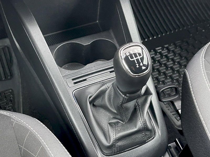 Škoda Fabia (2021) 1.0 TSI 70kW Ambition Plus Com - fotka 11 z 30