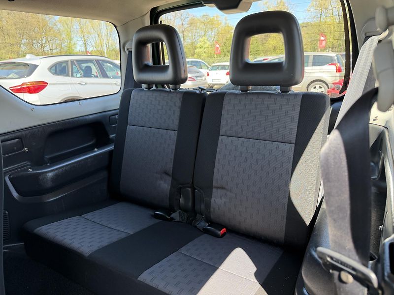 Suzuki Jimny 1,3i 4x4 - fotka 12 z 18