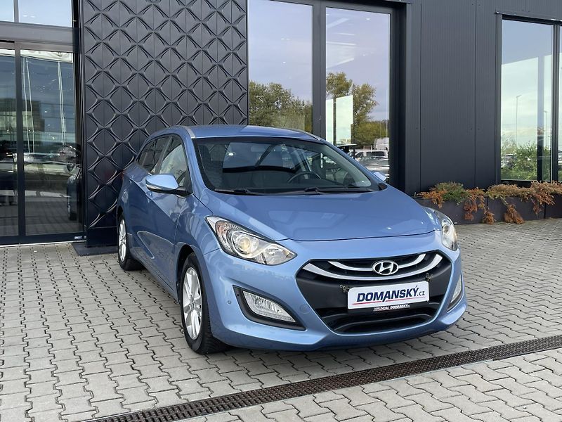 Hyundai i30 TRIKOLOR 1.6 CVVT 88 kW   - fotka 7 z 25