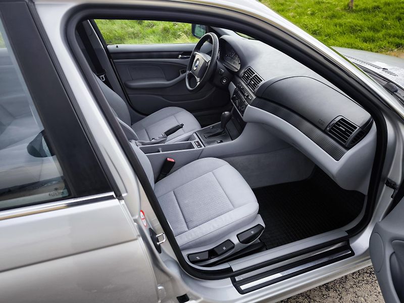BMW Řada 3 320iAUTOMAT 6VÁLCŮ*BEZ KOROZE* - fotka 28 z 87