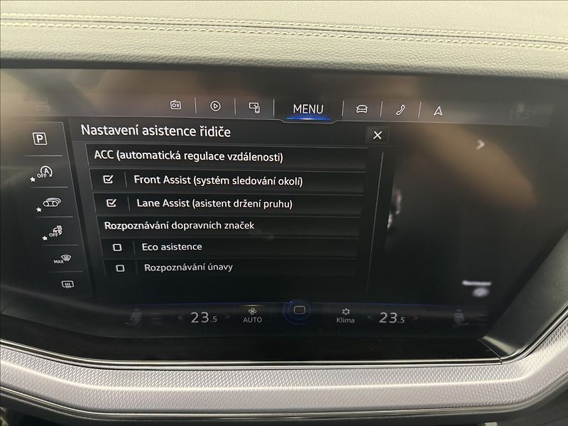 Volkswagen Touareg 3,0 R-LINE VZDUCH NV MATRIX ČR - fotka 18 z 48