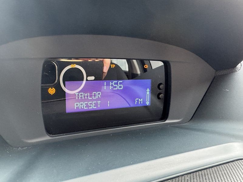 Ford C-MAX (2011) 1.6i Ti-VCT Klima Parkování - fotka 12 z 45
