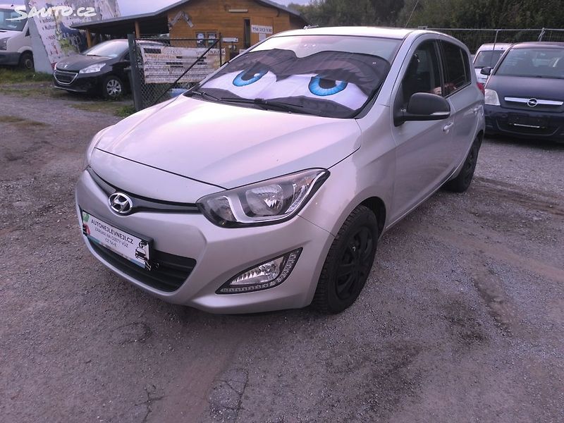 Hyundai i20 1,4,MAX VÝBAVA,100KM,1MAJ50LET - fotka 2 z 28
