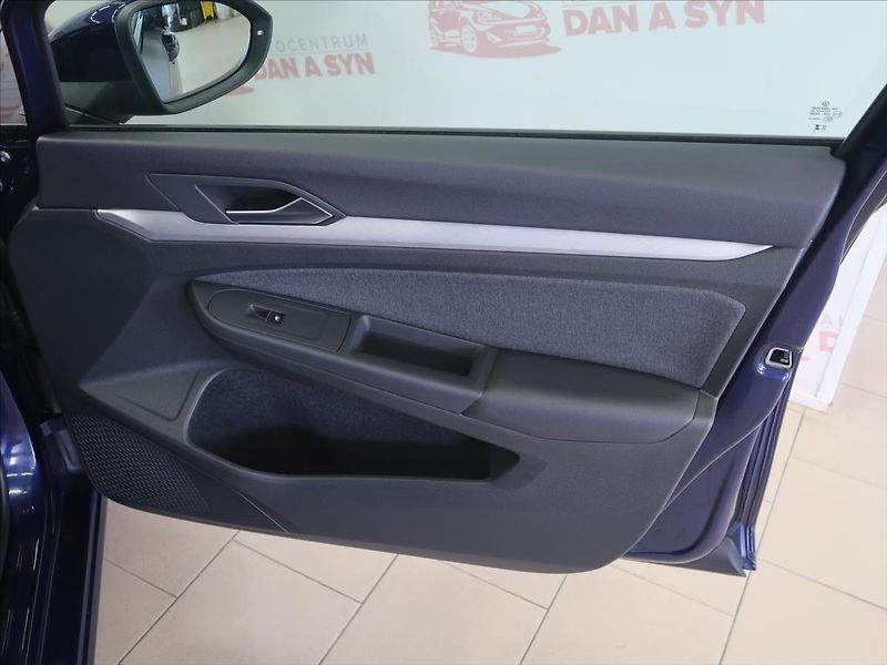 Volkswagen Golf 1,5 TSI Life 1.majitel CZ - fotka 12 z 40