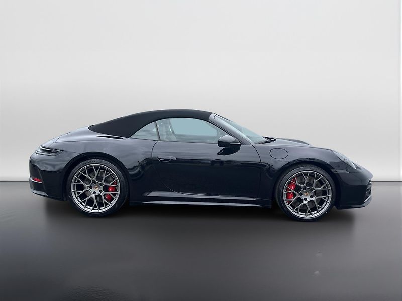Porsche 911 (2025) 4S Cabriolet - fotka 6 z 28
