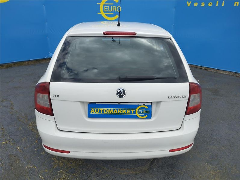 Škoda Octavia 1,6 TDi 77KW - fotka 5 z 14