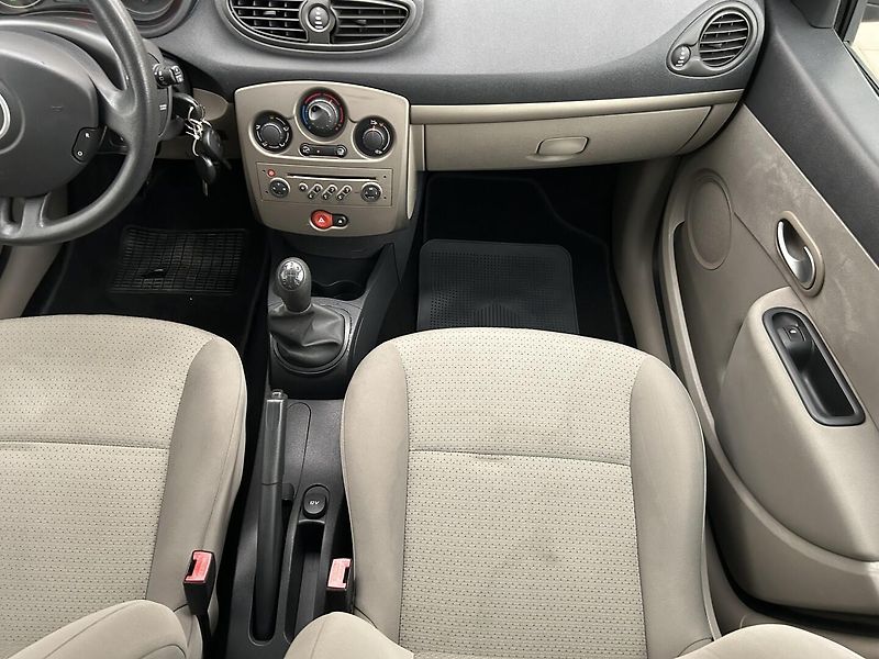 Renault Clio 1.1  . - fotka 15 z 26