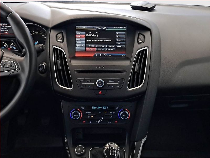 Ford Focus (2015) 1.5 TDCi, Serv.kniha, Tempomat - fotka 11 z 17