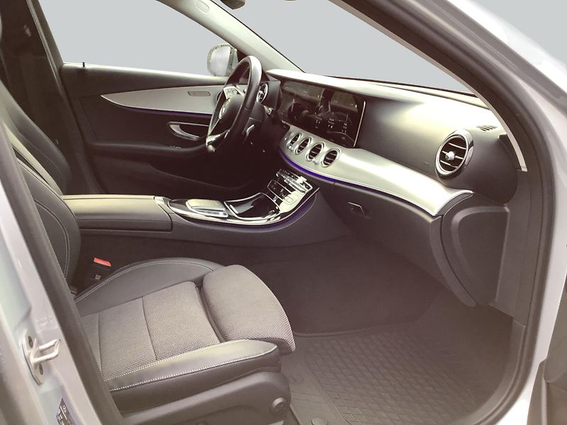 Mercedes-Benz Třídy E E 220 d T 9G-TRONIC Avantgarde - fotka 12 z 36
