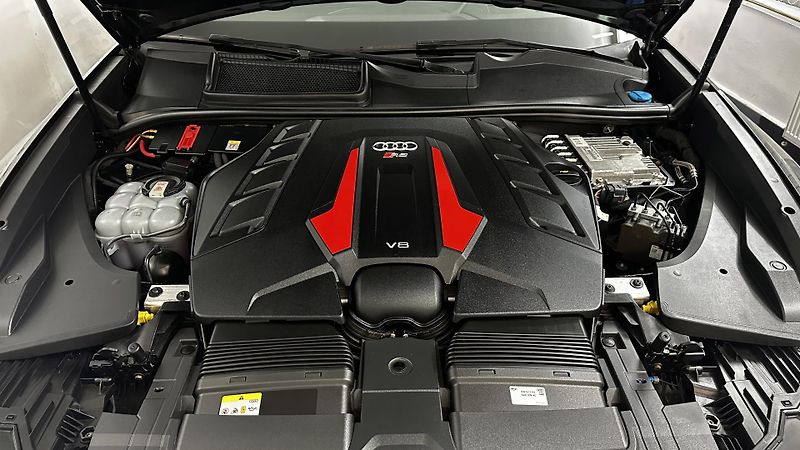 Audi RS Q8 TOP STAV / PLNÁ VÝBAVA  - fotka 53 z 54