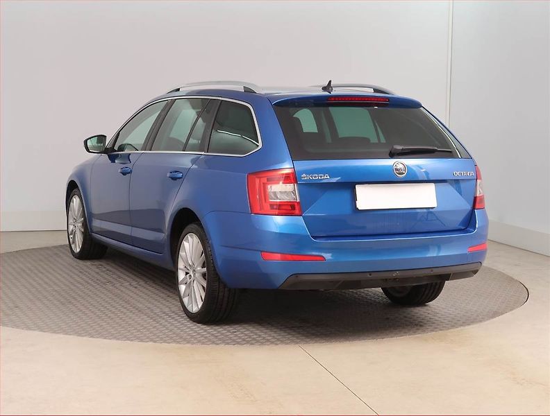 Škoda Octavia (2014) Style 1.6 TDI, Serv.kniha - fotka 4 z 16