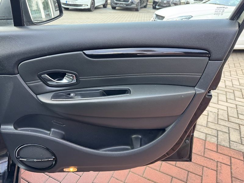 Renault Scénic (2014) 1.5dCi  Navi Digi Klima Bose - fotka 17 z 50