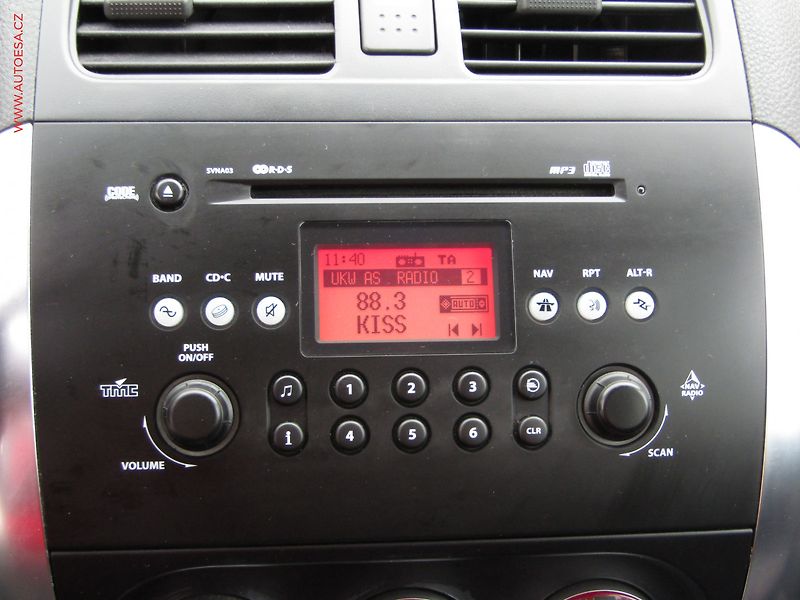 Suzuki SX4 (2007) 1.6 i - fotka 14 z 16