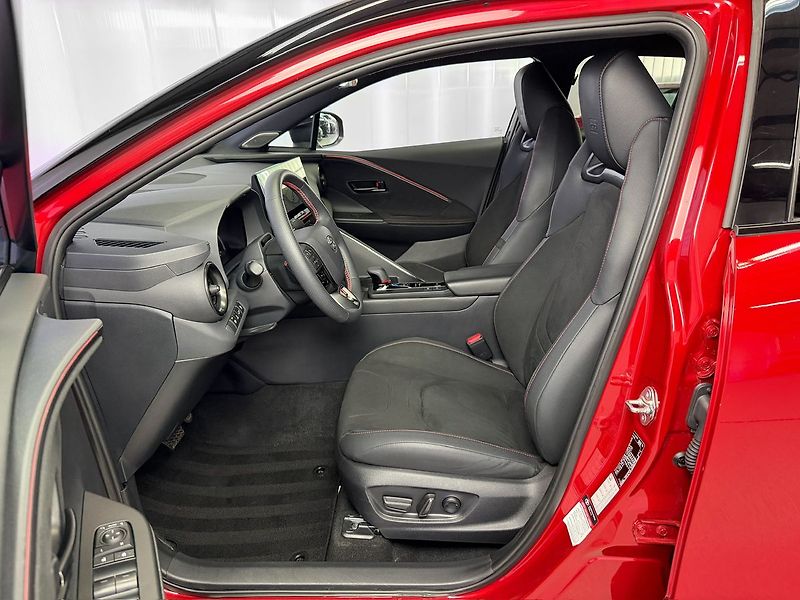 Toyota C-HR 2.0 PHEV e-CVT GR SPORT, ACC, - fotka 11 z 32