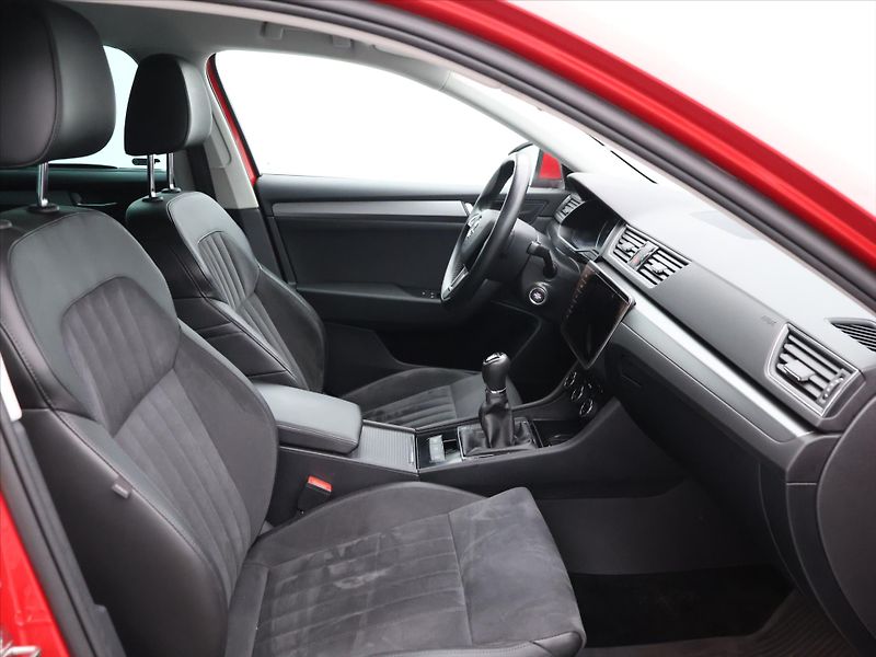 Škoda Superb 2,0 TDI 140kW CZ Style Kůže - fotka 12 z 32