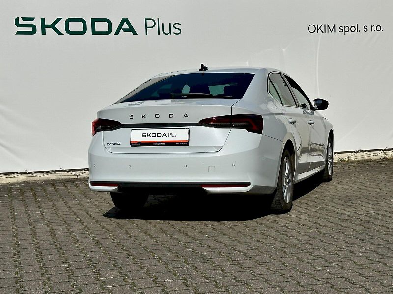 Škoda Octavia (2024) 1.5 TSI 110kW MHEV Top Selecti - fotka 2 z 24