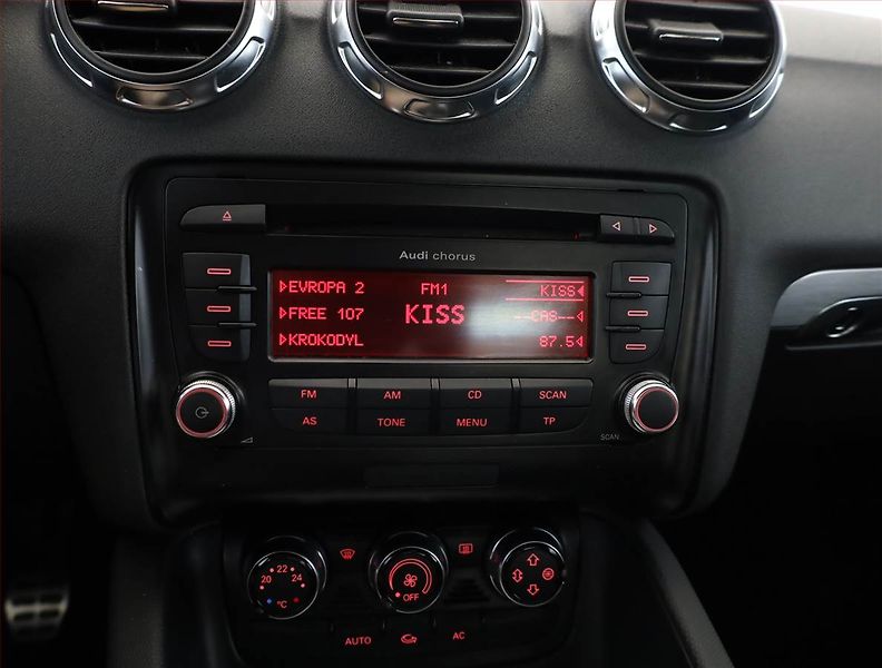 Audi TT (2009) 1.8 TFSI - fotka 10 z 16
