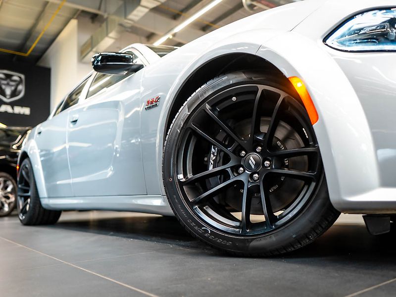 Dodge Charger (2023) 6.4 Scat Pack Widebody 6.4 V8 - fotka 33 z 35