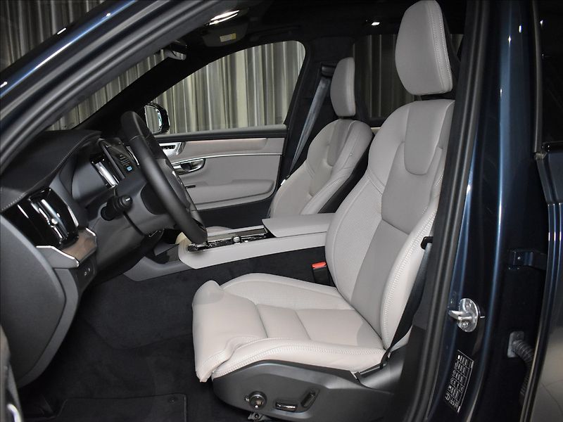 Volvo XC90 (2026) 2,0 T8  Ultra Dark - fotka 24 z 40