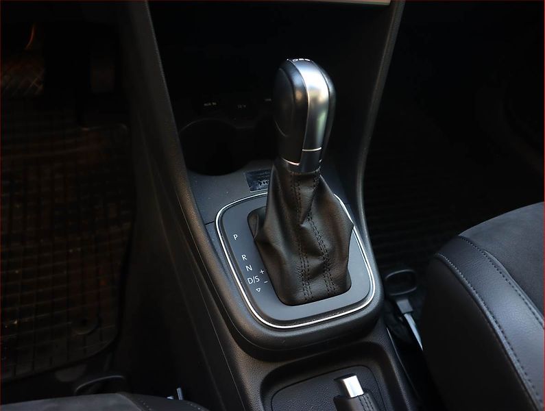 Volkswagen Polo (2015) 1.2 TSI, Automat, Serv.kniha - fotka 17 z 22
