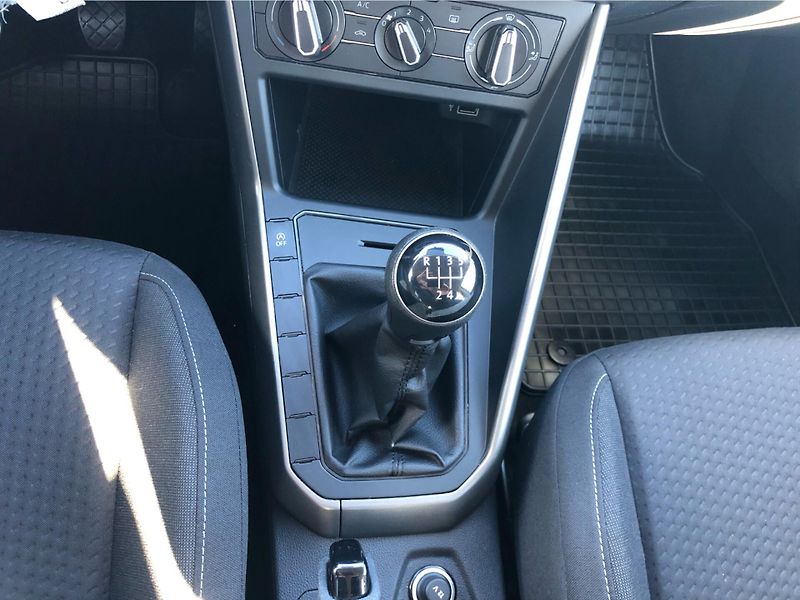 Volkswagen Polo 1,0 MPI - fotka 20 z 27