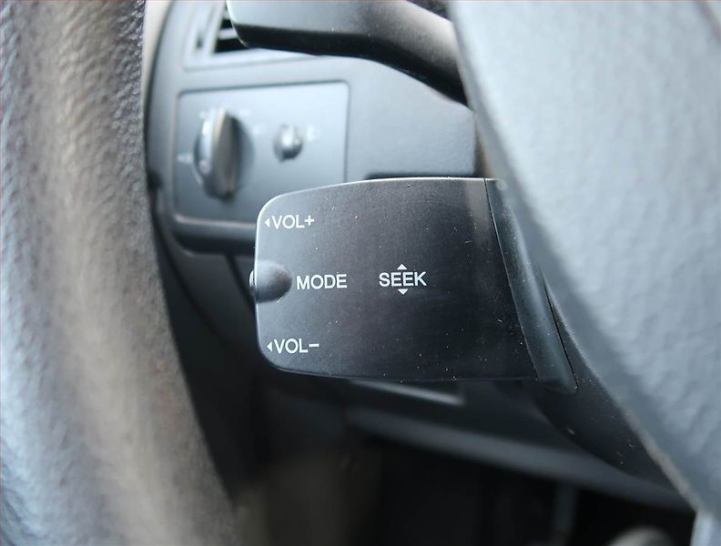 Ford C-MAX (2009) 1.6, po STK, slušný stav - fotka 18 z 21