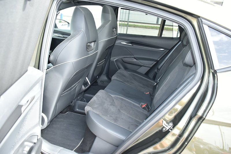 Škoda Enyaq (2025) Sportline 85 210kW - fotka 27 z 35