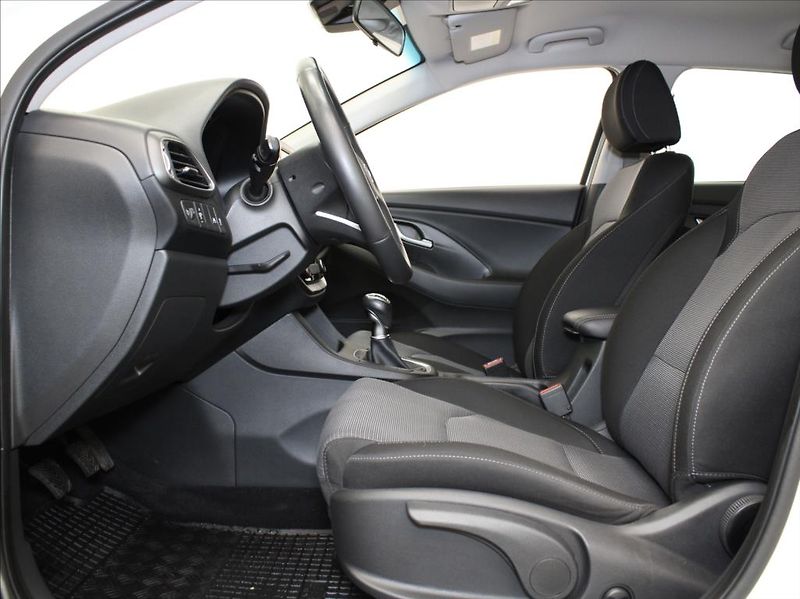 Hyundai i30 1,0 T-GDi 88kW 1.maj.ČR 40tkm! - fotka 6 z 19