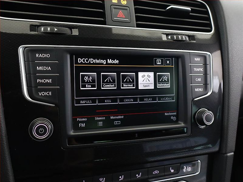 Volkswagen Golf (2015) 2.0 TDI GTD, Serv.kniha, Kůže - fotka 15 z 19
